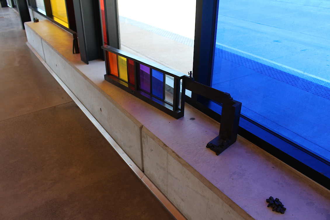 Building Colour, Mississauga MiWay, Central Parkway station