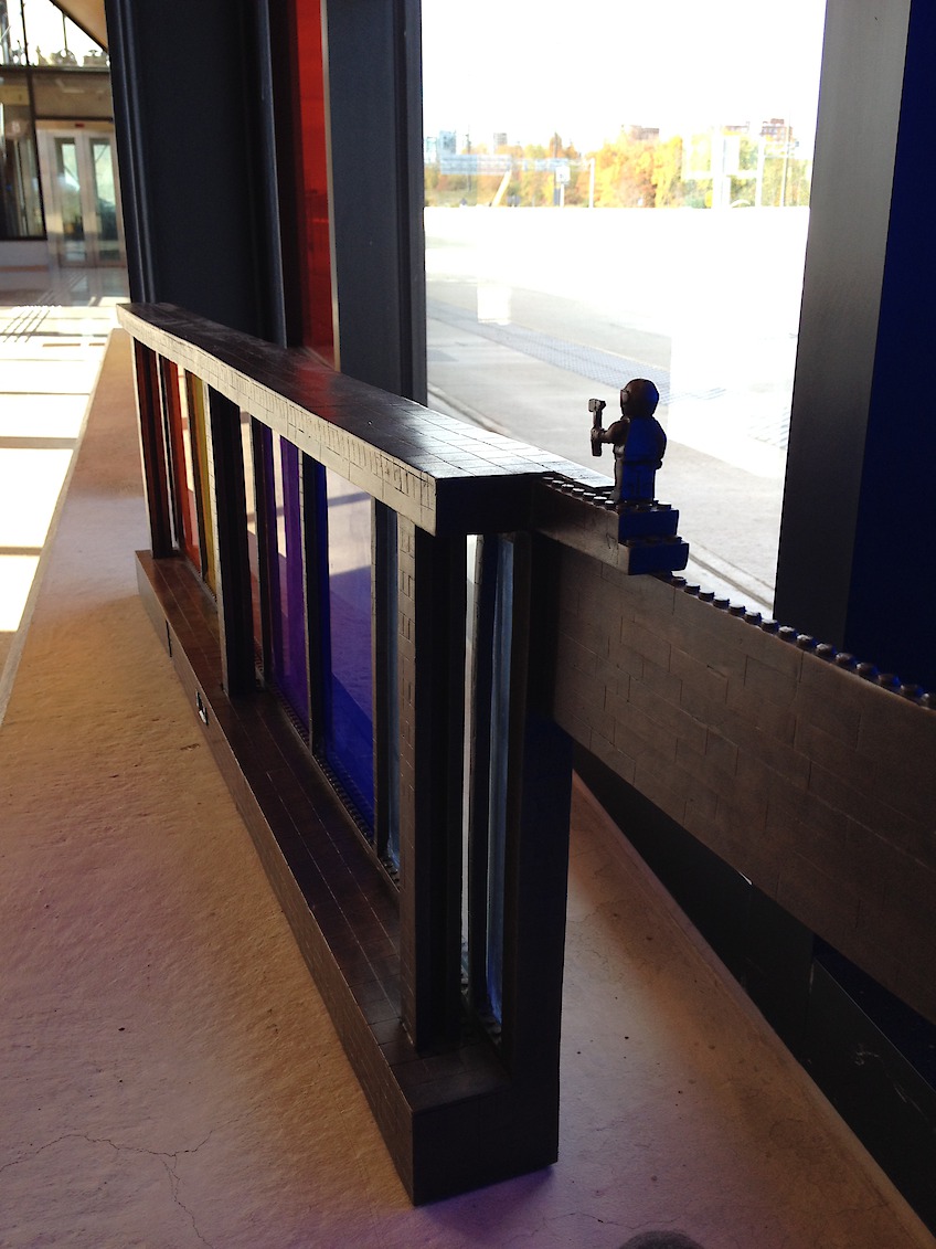 Building Colour, Mississauga MiWay, Central Parkway station