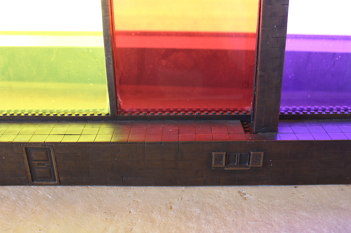 Building Colour, Mississauga MiWay, Central Parkway station