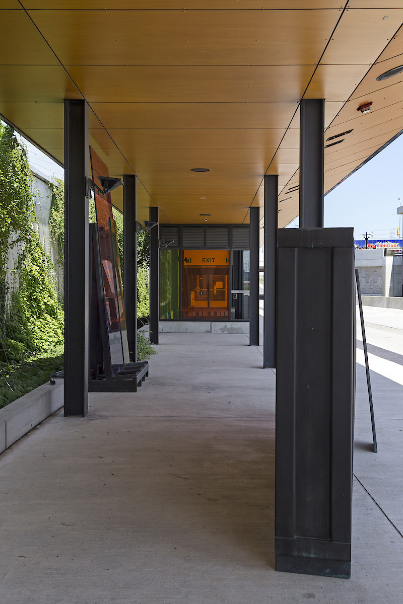 Building Colour, Mississauga MiWay, Dixie station