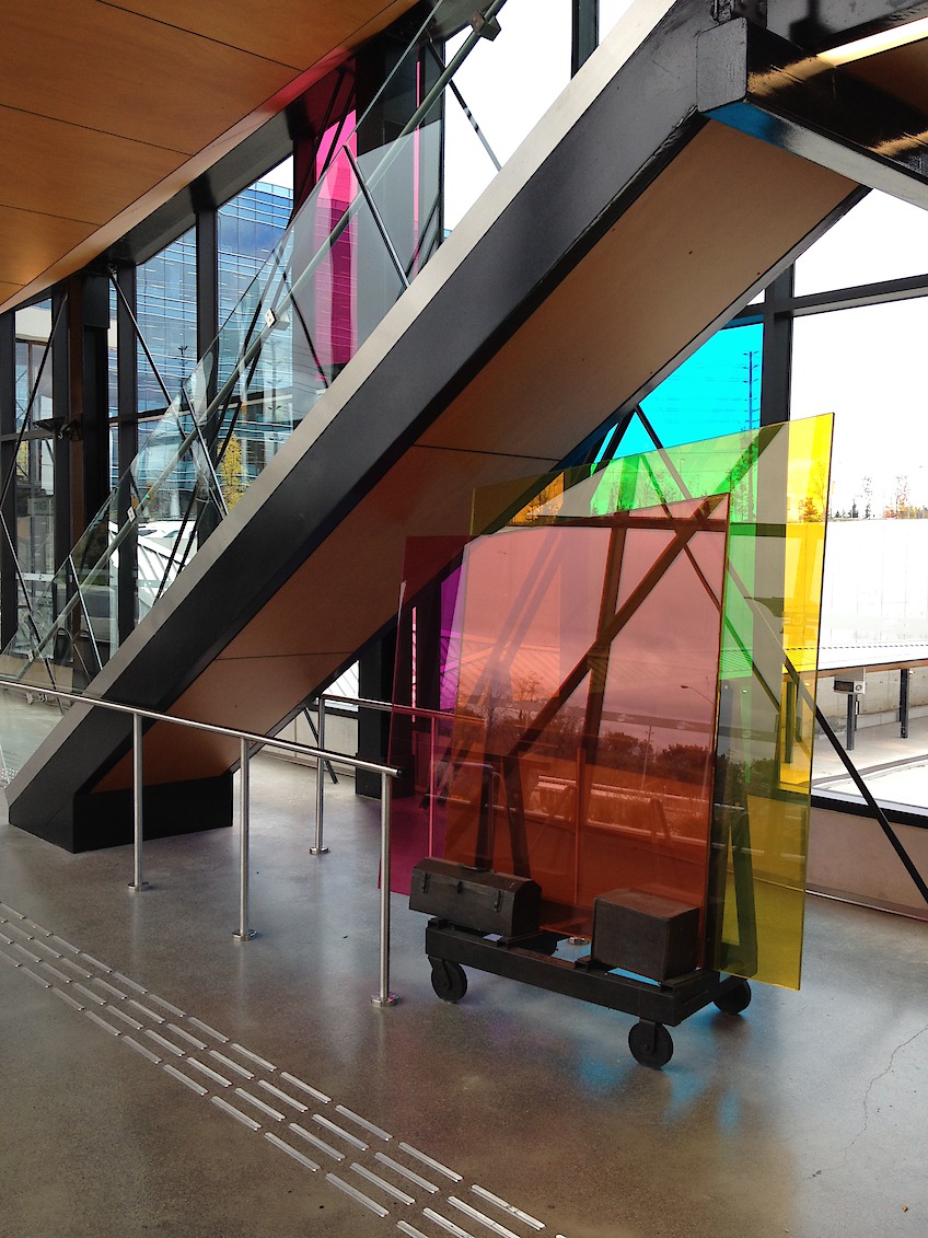 Building Colour, Mississauga MiWay, Etobicoke Creek station