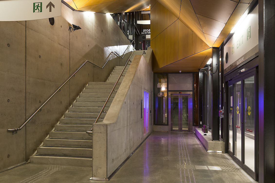 Building Colour, Mississauga MiWay, Etobicoke Creek station