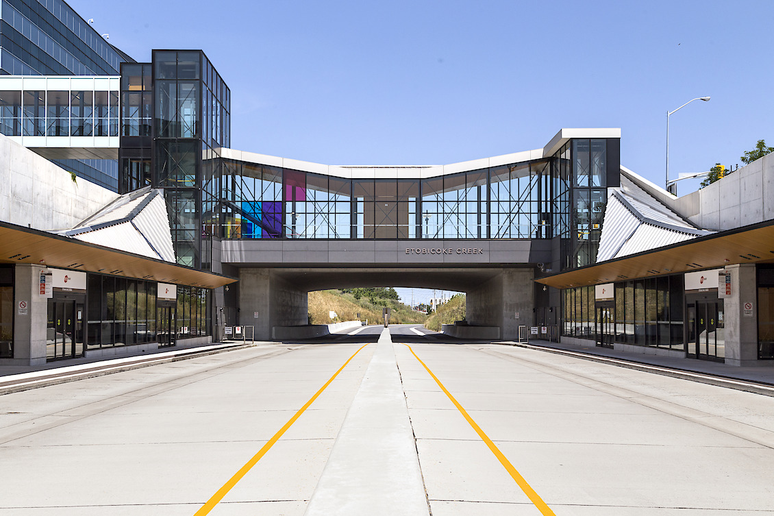 Building Colour, Mississauga MiWay, Etobicoke Creek station
