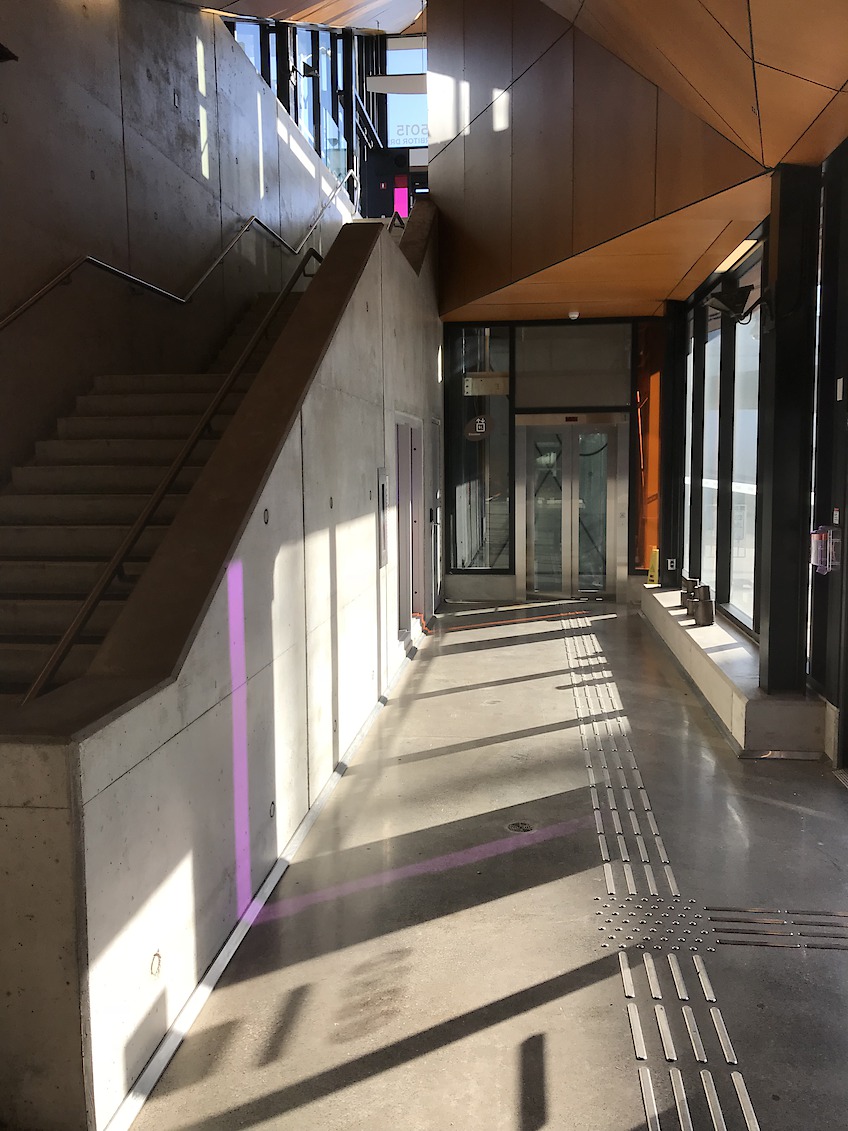 Building Colour, Mississauga MiWay, Orbitor station