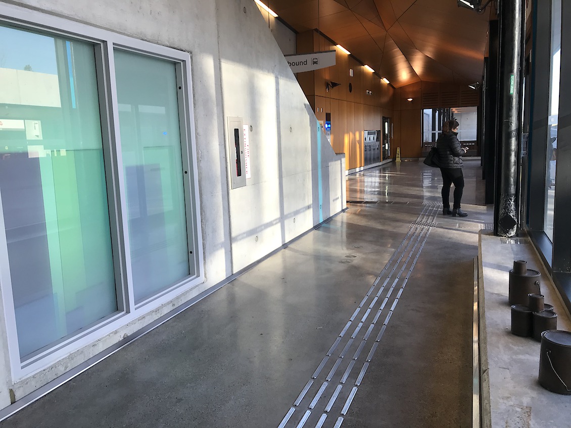 Building Colour, Mississauga MiWay, Orbitor station