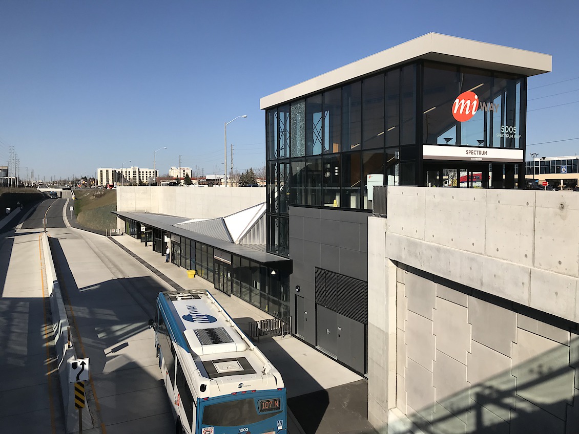 Building Colour, Mississauga MiWay, Spectrum station