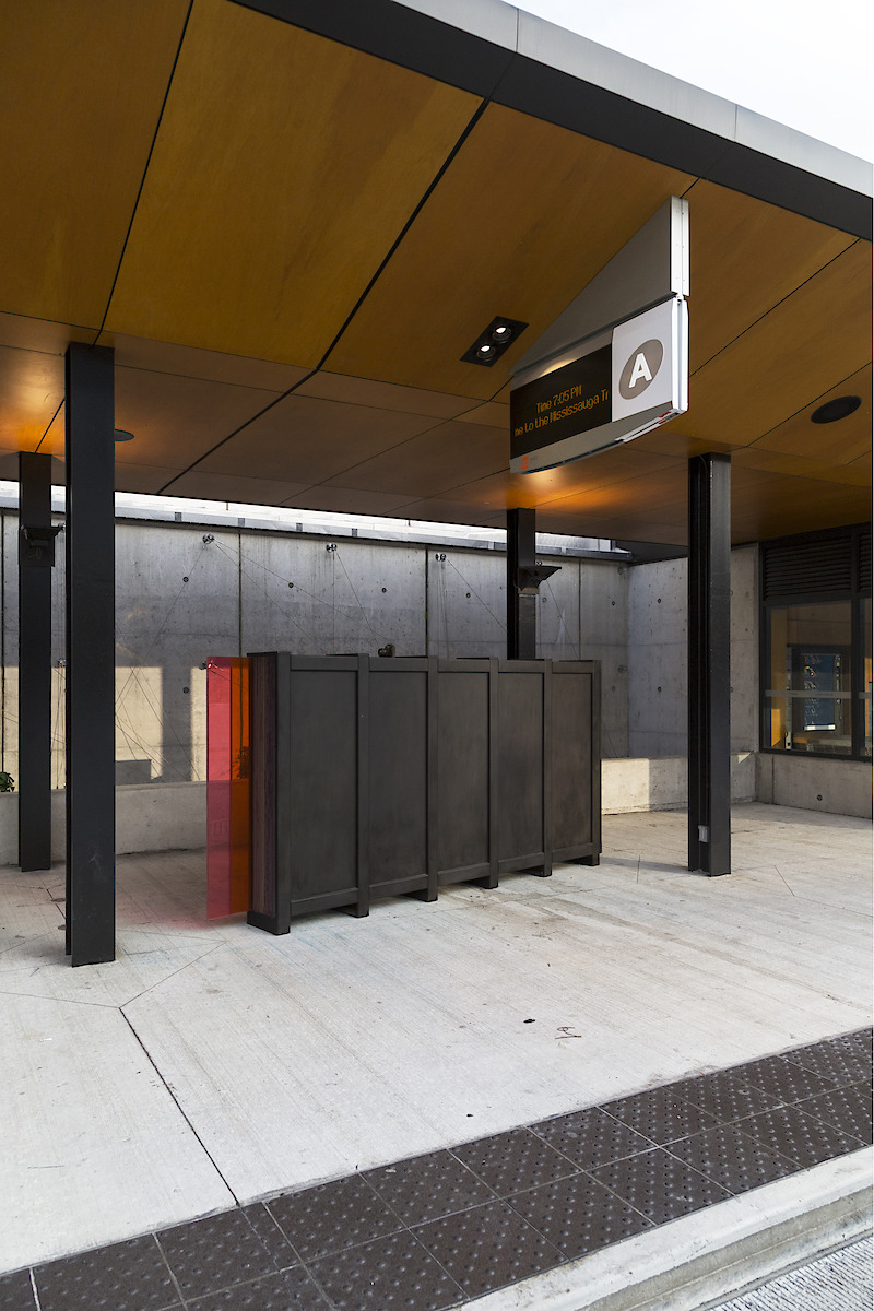 Building Colour, Mississauga MiWay, Spectrum station