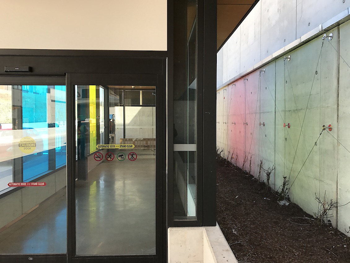 Building Colour, Mississauga MiWay, Spectrum station