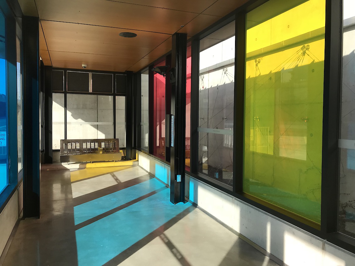 Building Colour, Mississauga MiWay, Spectrum station