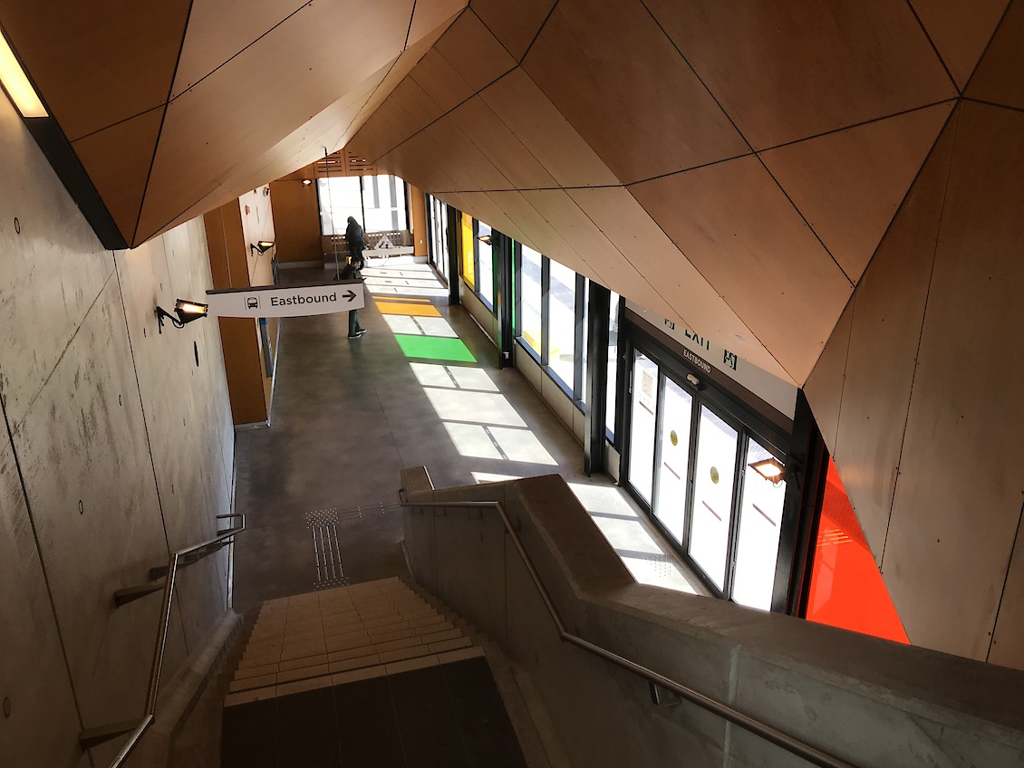 Building Colour, Mississauga MiWay, Tahoe station