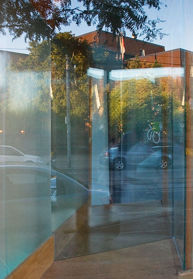 Vagabond Vitrine, 2010, interior reflections and refractions